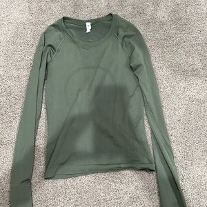 Lululemon Swiftly Tech Long Sleeve 2.0 race length